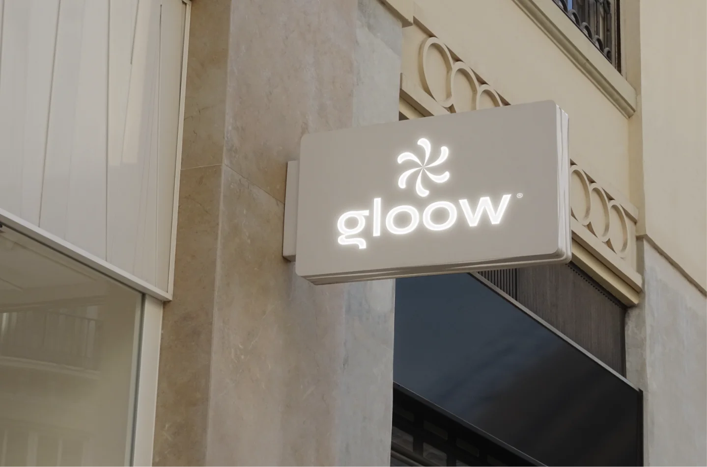Gloow